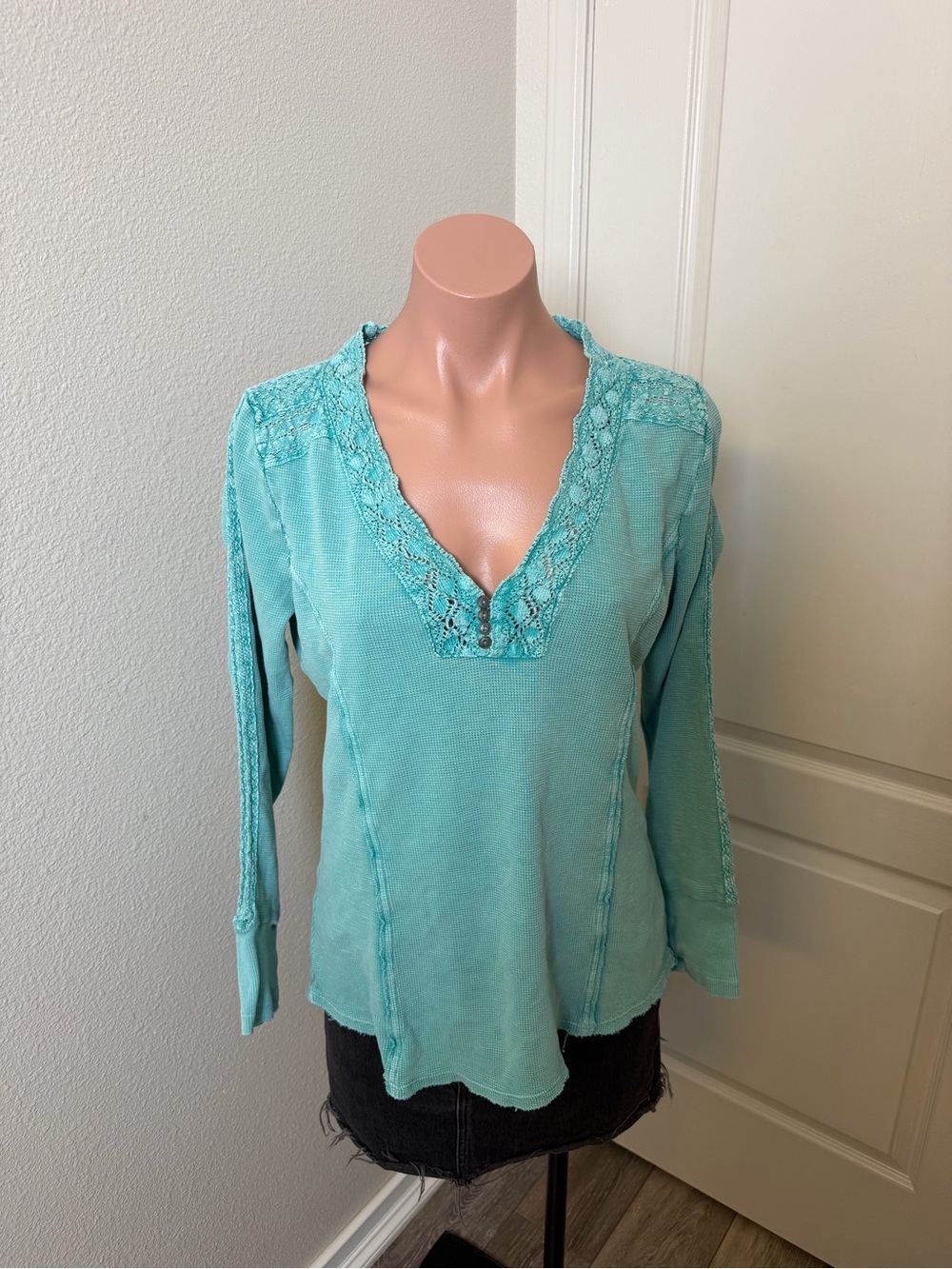 Sundance Turquoise Lace-Trim Long Sleeve V-Neck Top